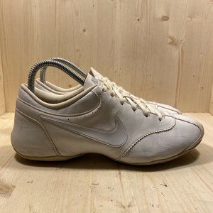 nike women's cheer unite sneakers
